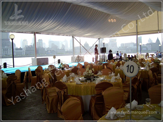 明確なガラス壁が付いている350 乗りの結婚披露宴の玄関ひさしの宴会のテントの使用料